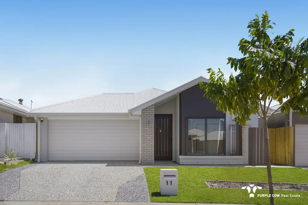 Five Bedrooms, Ducted, Fully Fenced – Space for Everyone!