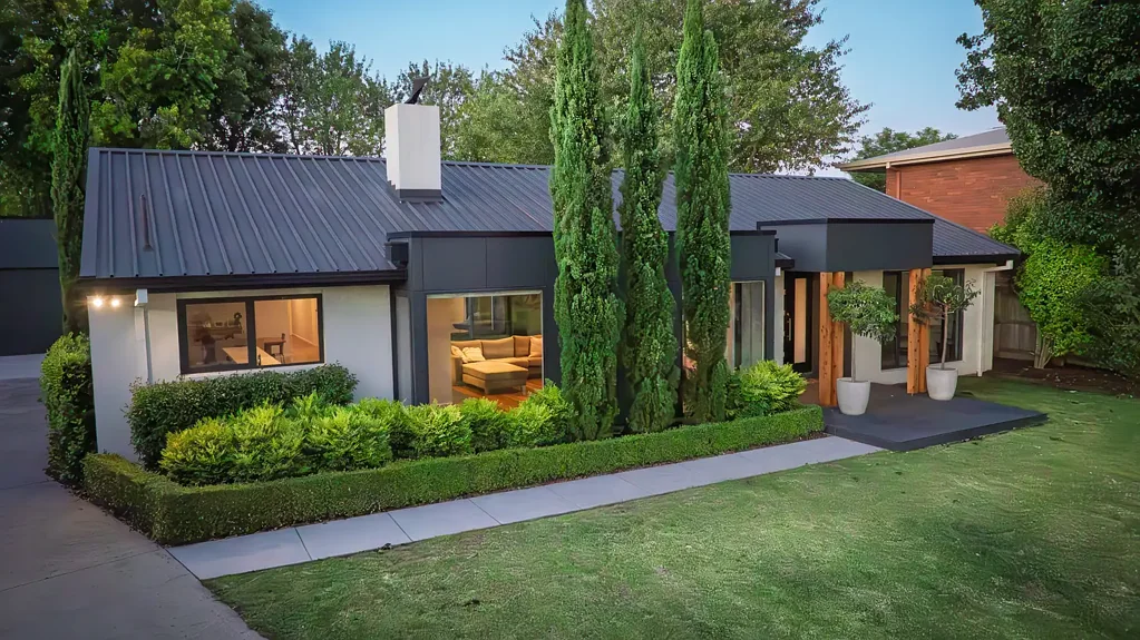 Sale 4 Bedroom Contemporary Living on Stevens Street
