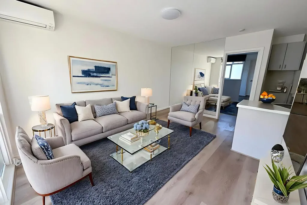 BRIGHT 1ST FLOOR APARTMENT