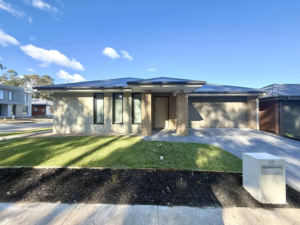 Modern Living in the Fairways Estate