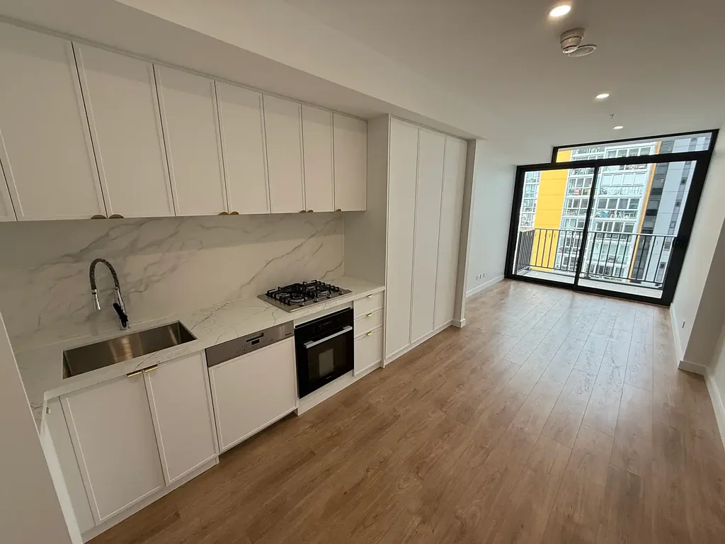 Modern Studio in The Cullinan – Prime CBD Location