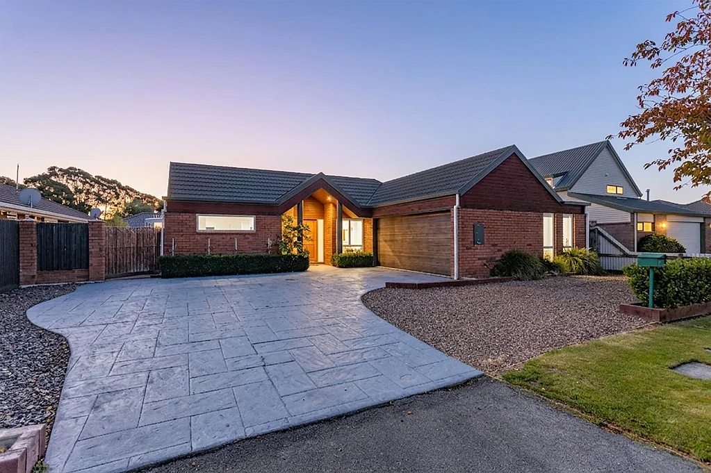 Kaiapoi 4 Bedroom Space Parking Location - A must see!