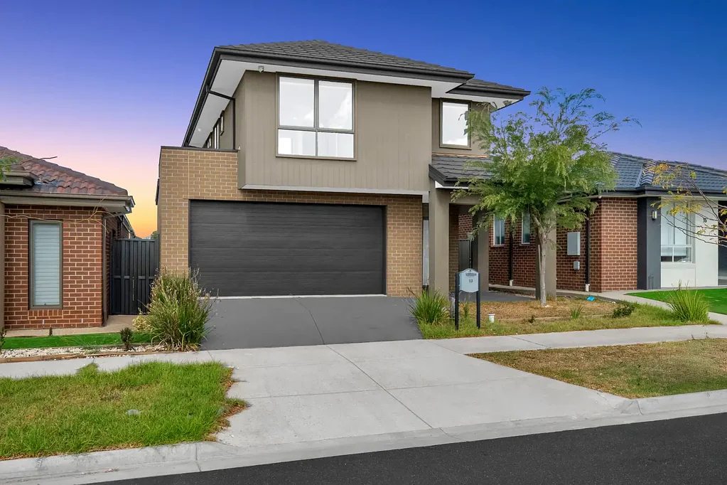 Live in Boutique Community!