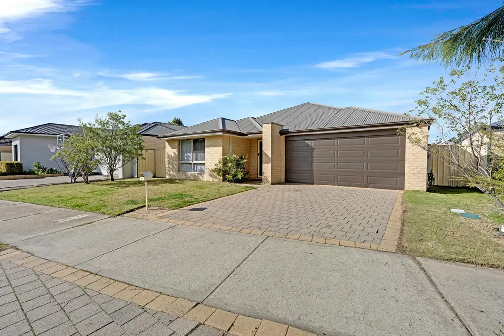 Yalyalup 4房  Spacious Family Living in Sought-After Yalyalup!