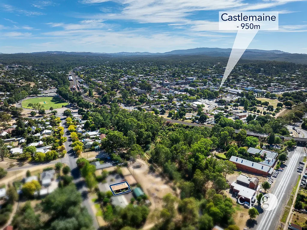 Castlemaine 2 Bedroom A BACKDROP OF BIRD SONG