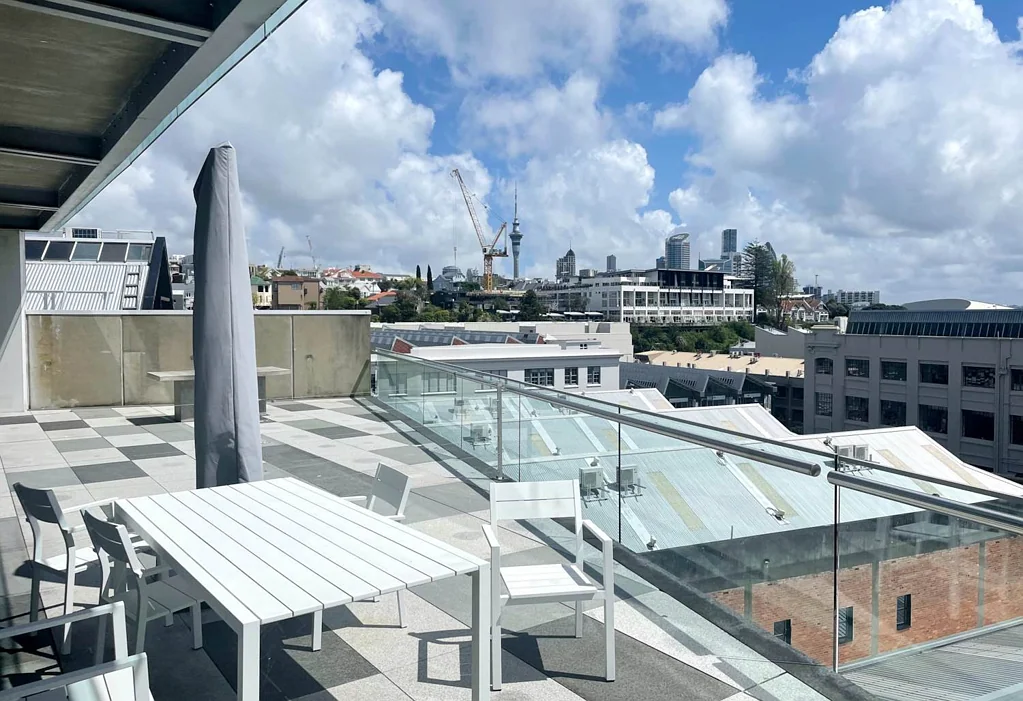 Parnell PREMIUM PARNELL OFFICE WITH FLEXIBLE TERMS