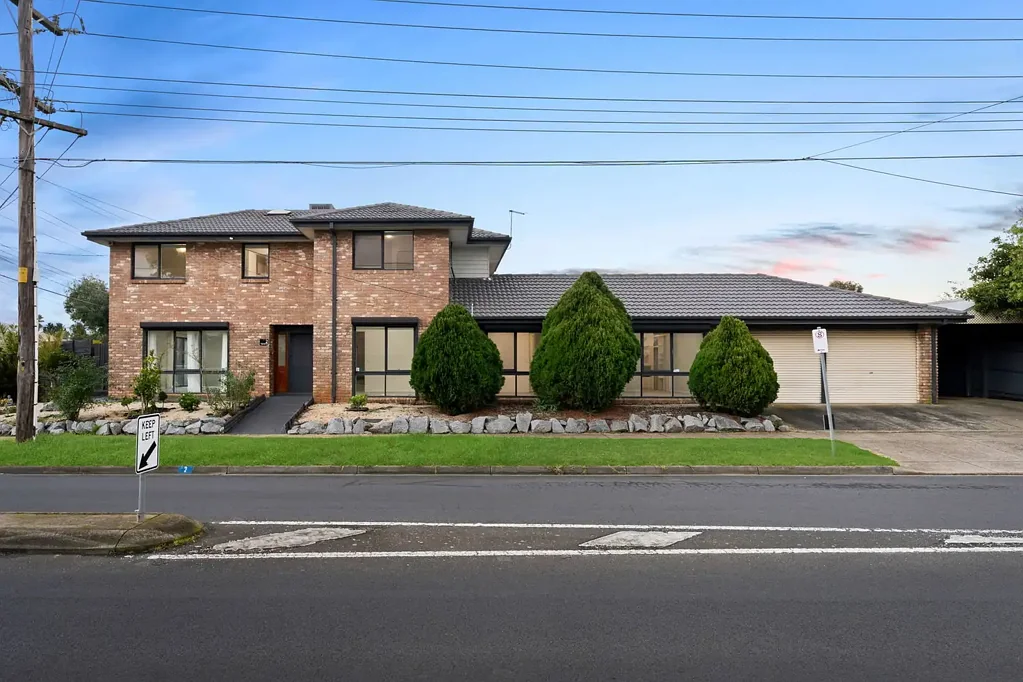 Werribee 8房  Massive Eight Bedroom Home with Dual income potential