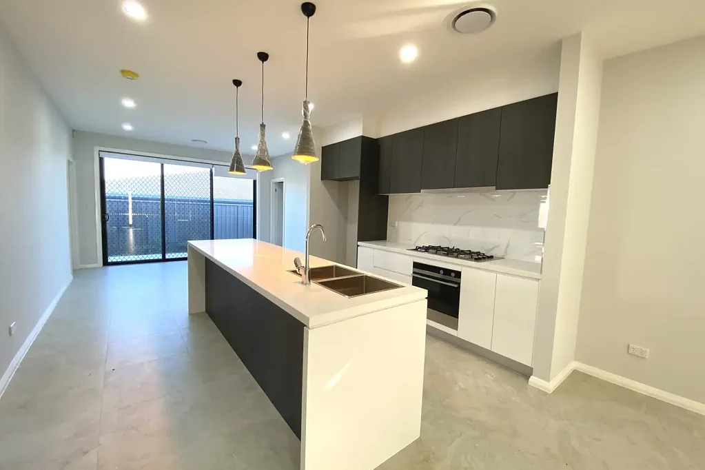 Modern 3-Bedroom Family Home in the Heart of Riverstone – Walk to Station, Schools & Leisure Centre