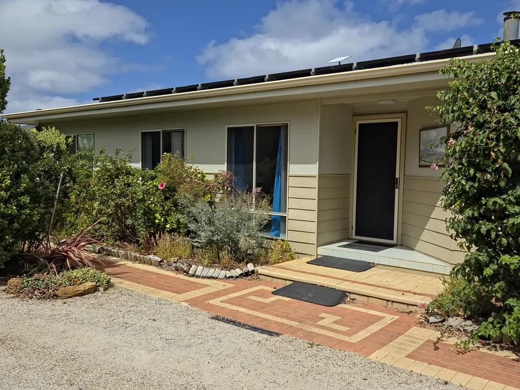 17 Birdwood Street, Hopetoun, WA 6348