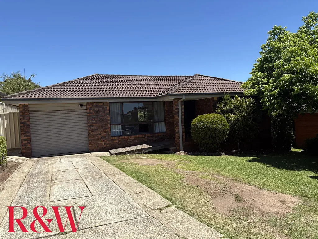FAMILY HOME IN BRADBURY !!