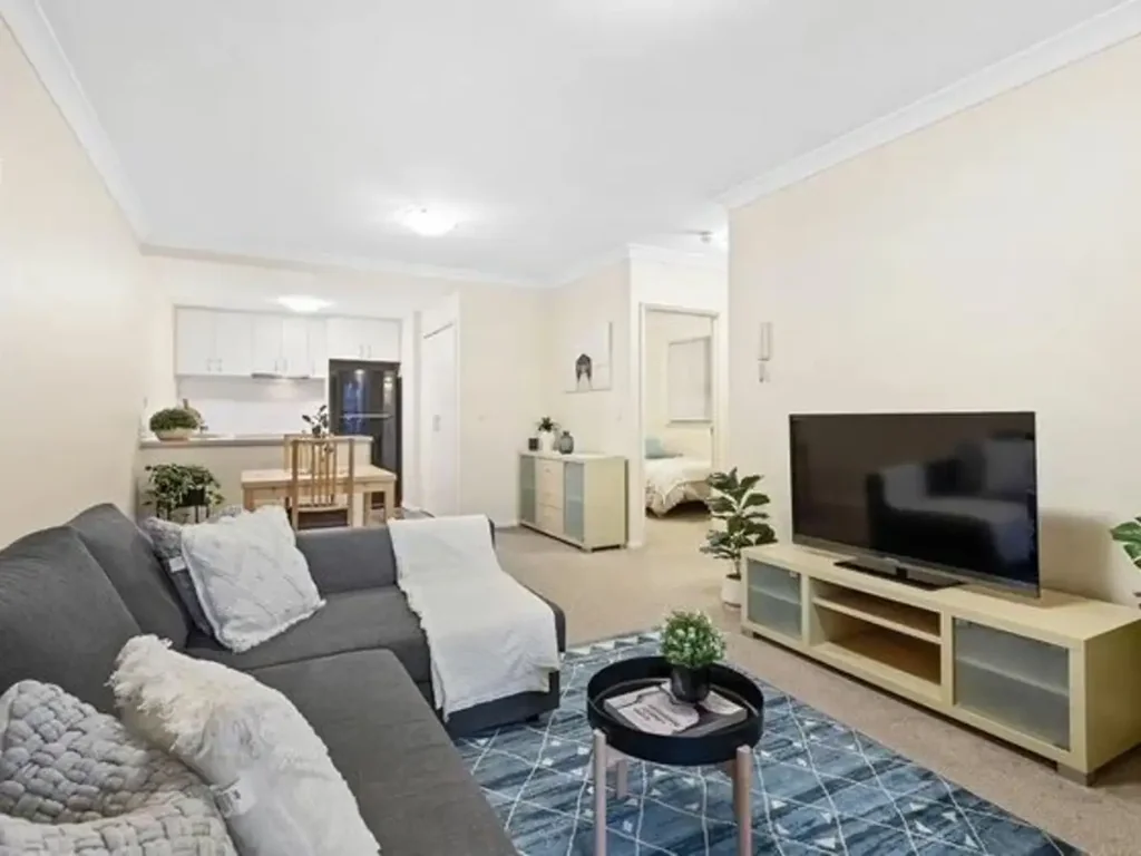 East Perth 2房  Charming East Perth Retreat: Your New Home Awaits!