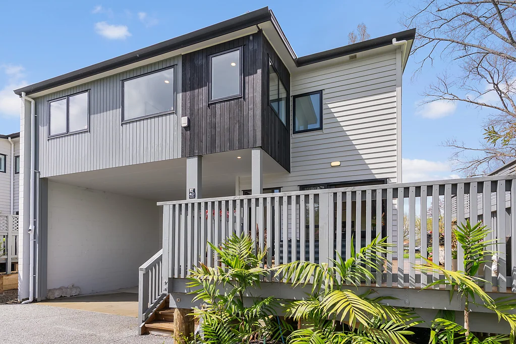 Glen Innes 3chambre Modern Living with Idyllic Reserve Outlook