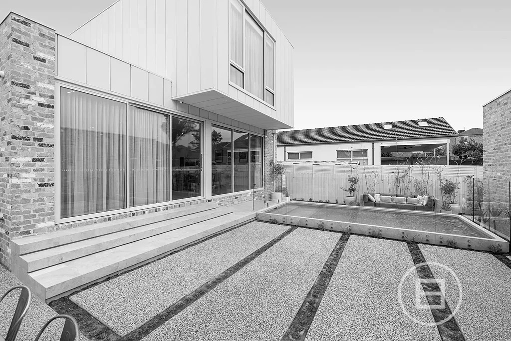 Essendon 5 Slaapkamer Expressions of Interest closing Wednesday 1st October at 5pm
