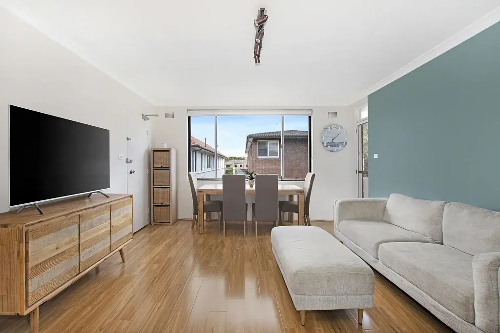 Coogee 2 Slaapkamer Exceptionally Well Priced Coastal Apartment in a Prime Coogee Setting