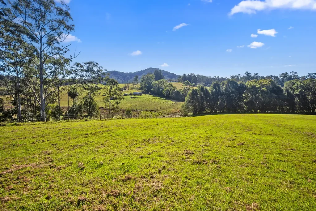 Newee Creek PRIVATELY SET BACK FROM THE ROAD - LOT 11