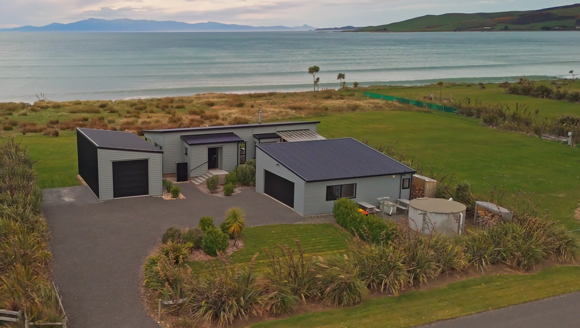 Colac Bay 2ਬੈੱਡਰੂਮ Rarely Available - Absolute Beachfront Living