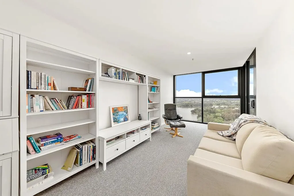 Modern Comfort – Elevated lakeside living in the heart of Belconnen