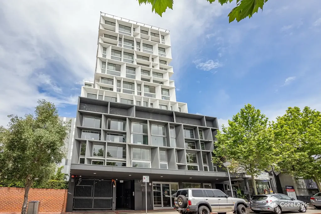 Urban Lifestyle & Inner-City Convenience