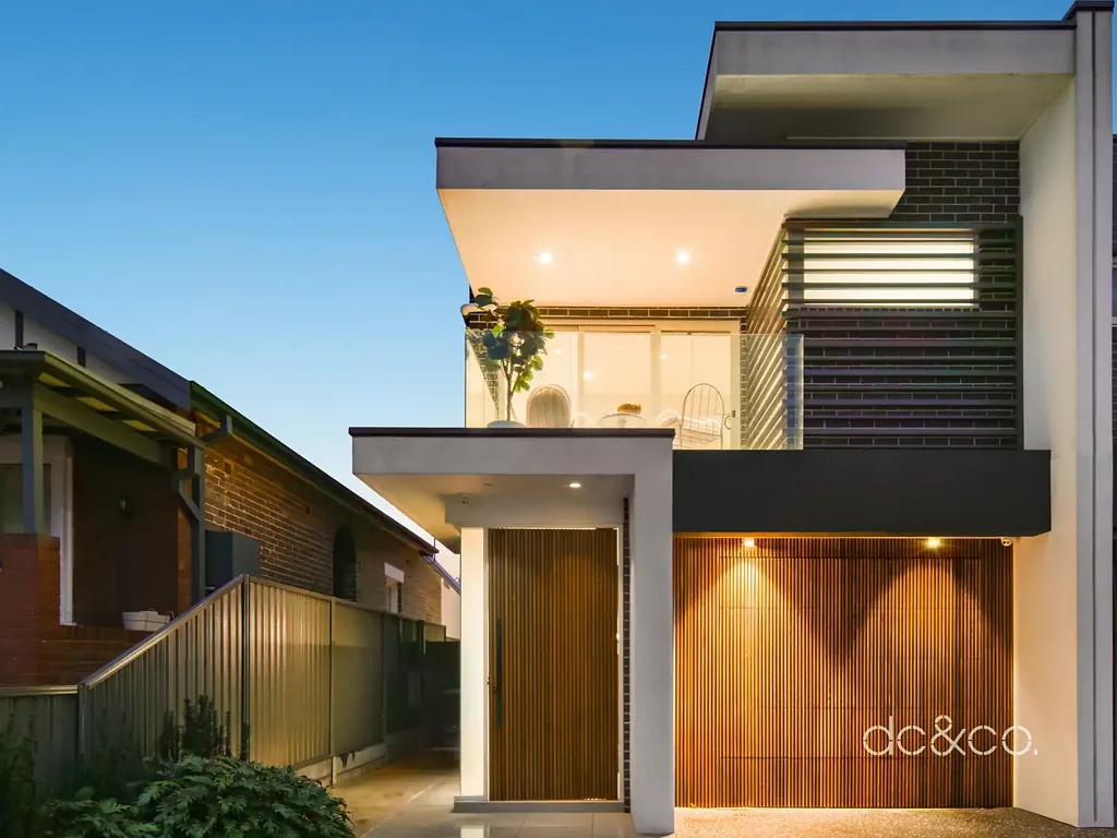 Russell Lea 4Kwarto Designer living that maximises space