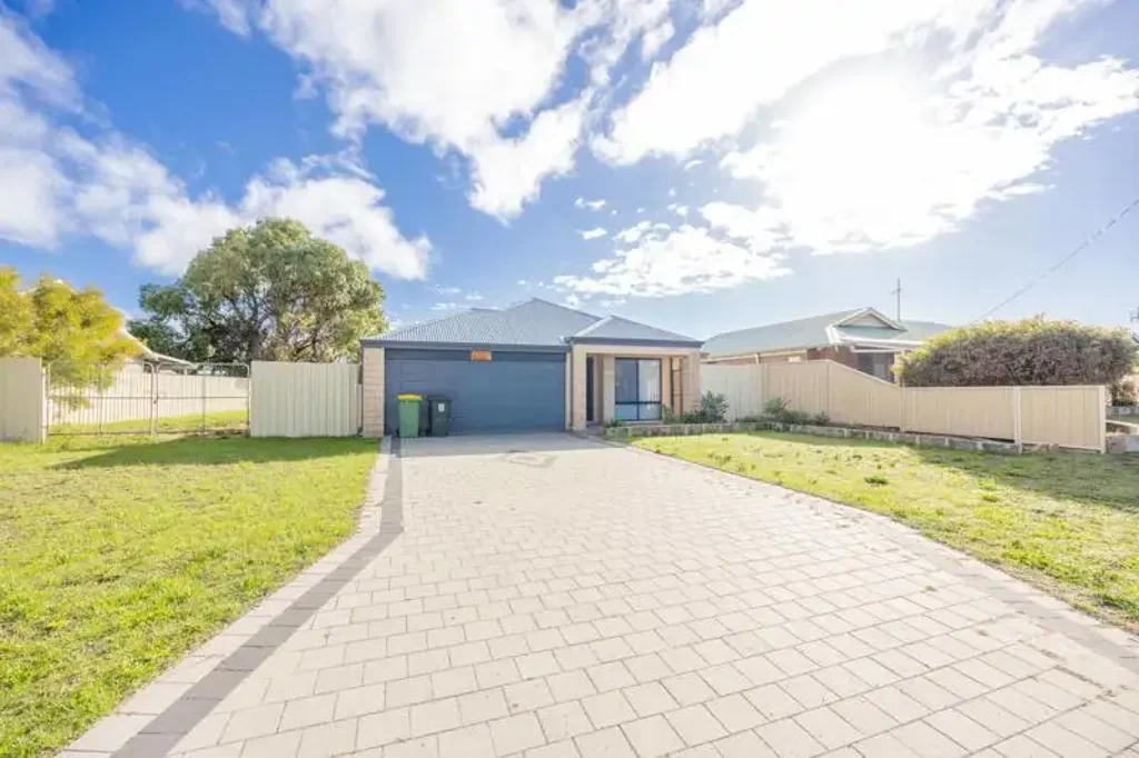 Jurien Bay 4બેડરૂમ 4 Bedroom, 2 Bathroom Family Home on 890m