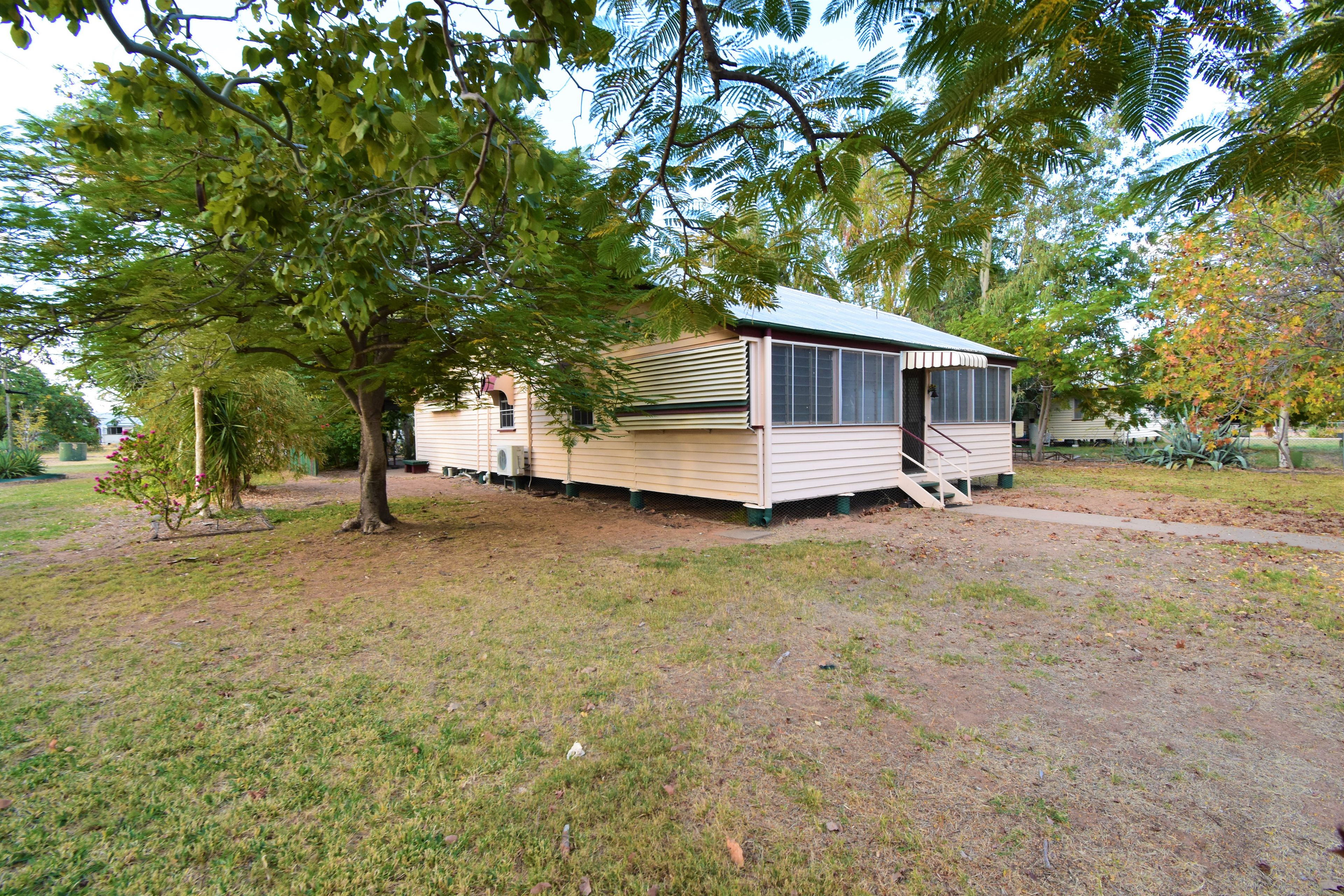 60 ACACIA ST, BARCALDINE QLD 4725, 0 chambres, 0 salles de bain, House