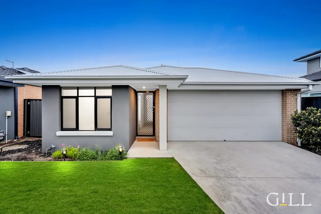 25 Hillsborough Crescent, Berwick, VIC 3806