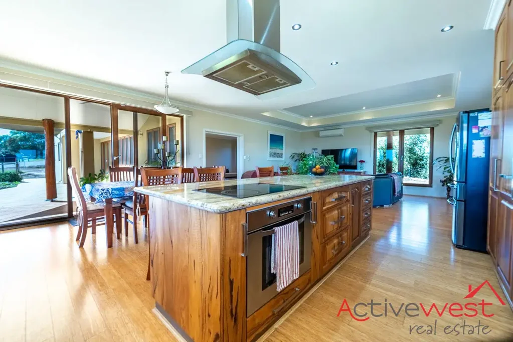 White Peak 5Kwarto Elevated Coastal Luxury with Spectacular Ocean Views