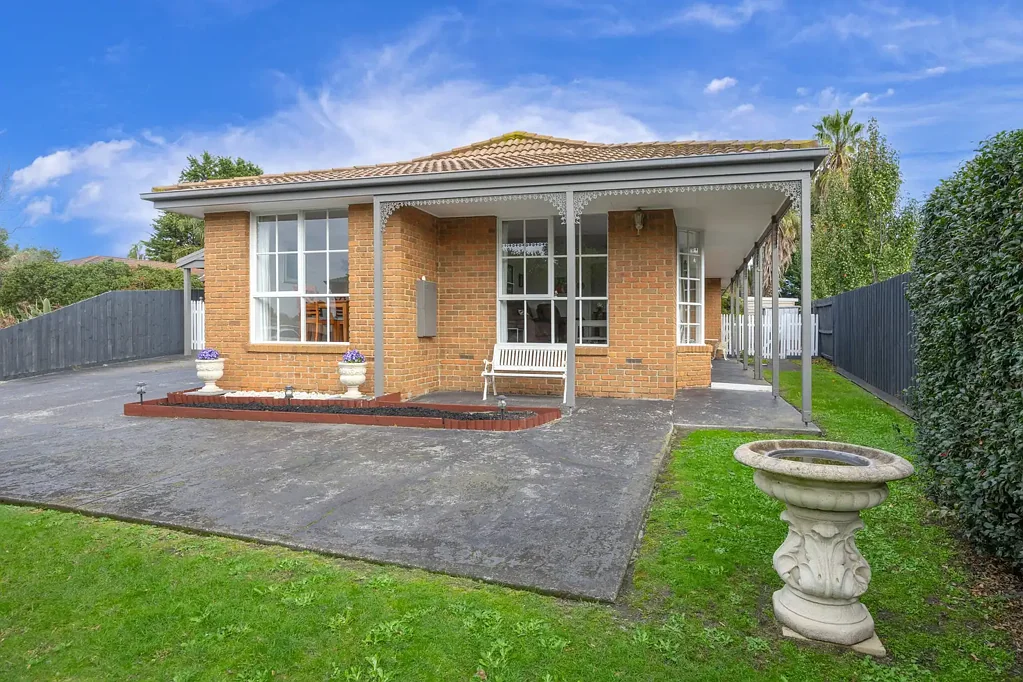 Frankston 5Kwarto Prestige Lakewood Living With Exceptional Dual Living & Income Potential