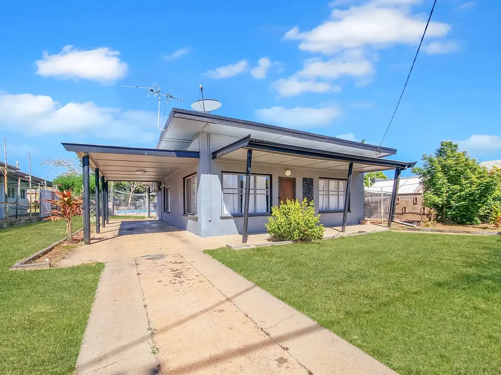 Mount Isa 2ਬੈੱਡਰੂਮ Neat 2-Bedroom Home with Pool, Shed & Long-Term Tenants