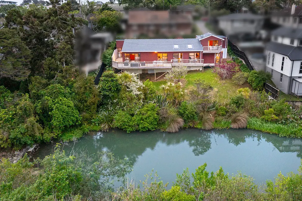 Takapuna 4침실 Viewing available by Private Appointment