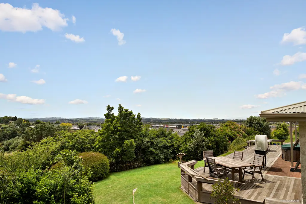 Pukekohe 3房  Prime Development Land - Endless Potential!