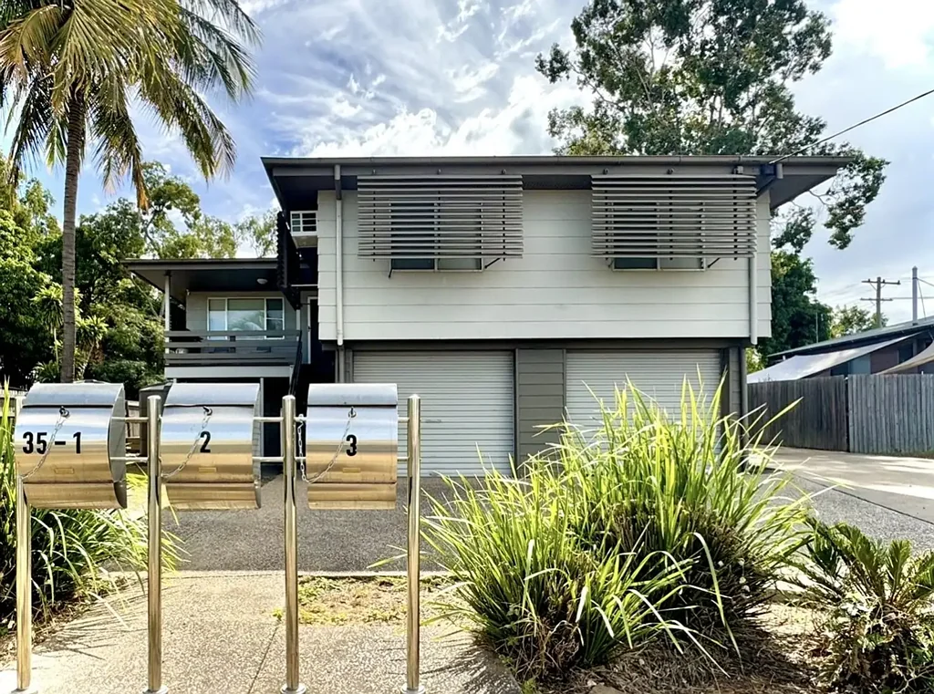 Moranbah 10房  NO BODY CORPORATES! OVER 10% RETURN! IMMEDIATE INCOME!
