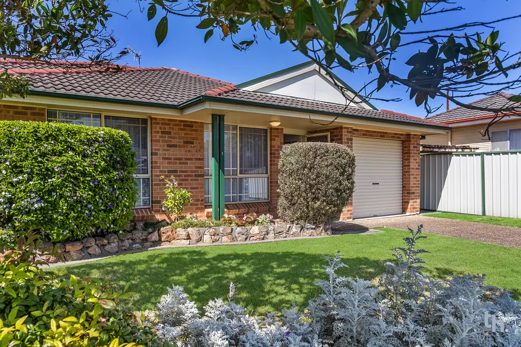 1/4 Yorston Street, Warners Bay, NSW 2282