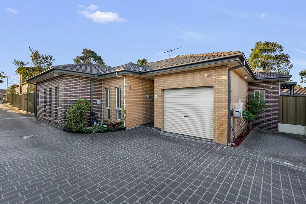 Girraween 4Zimmer FREESTANDING & NO STRATA HOME