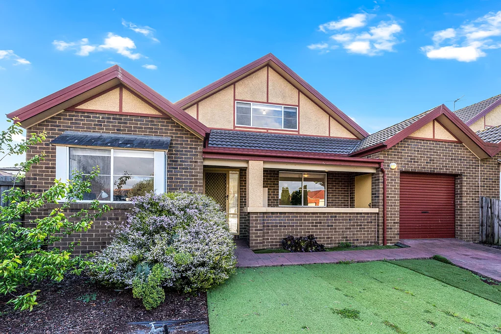 32 Garonne Circuit, Roxburgh Park, VIC 3064