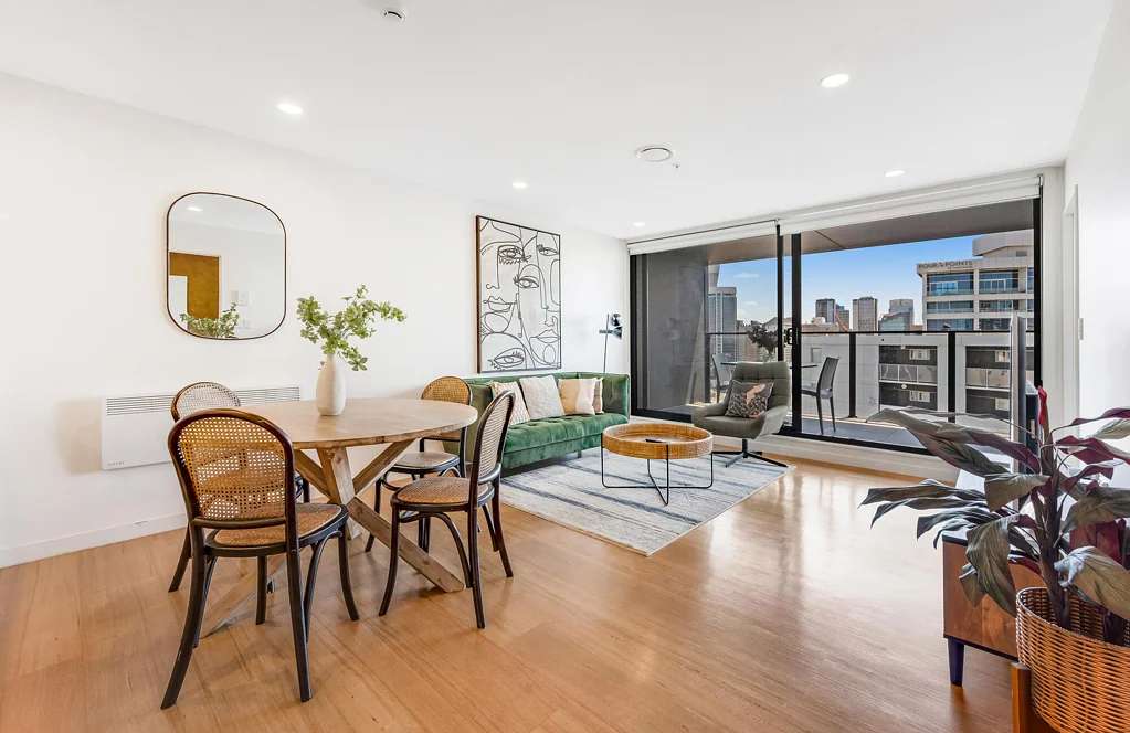Auckland Central 2 Bedroom Simply the BEST  - Top-floor Queen