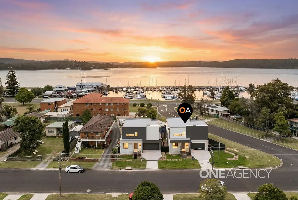 Batemans Bay 4 Slaapkamer ELEVATED BAYFRONT LIVING – WHERE LUXURY MEETS THE HORIZON
