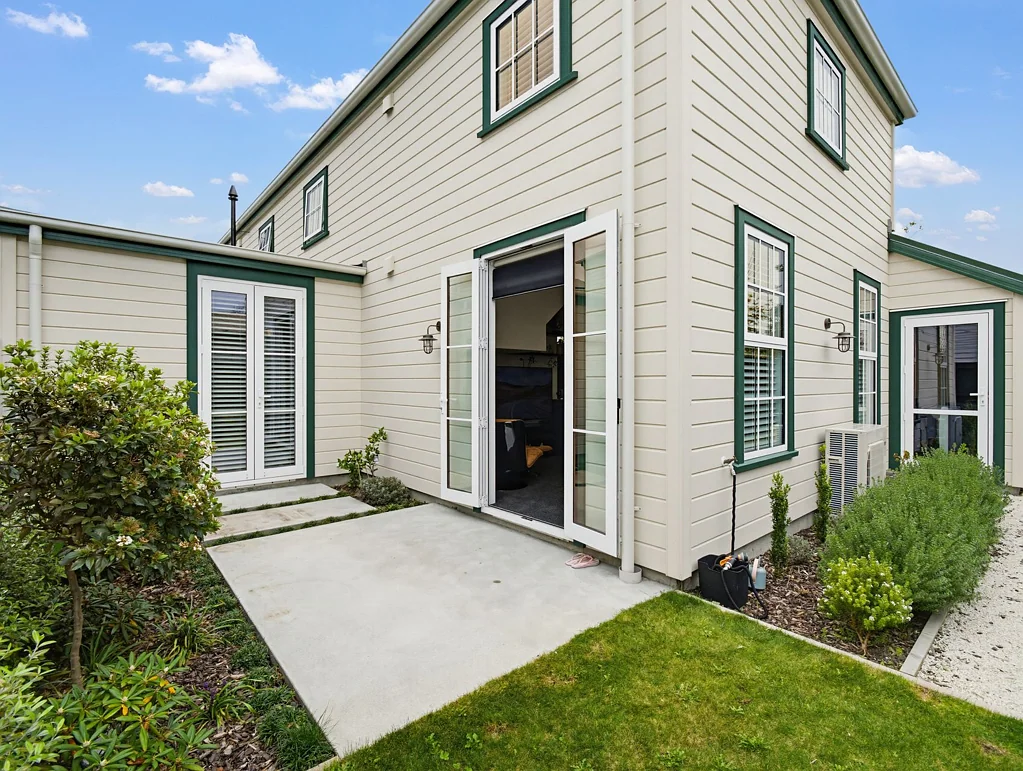 Saint Albans 3 Bedroom Ditch the Commute, Keep the Quality