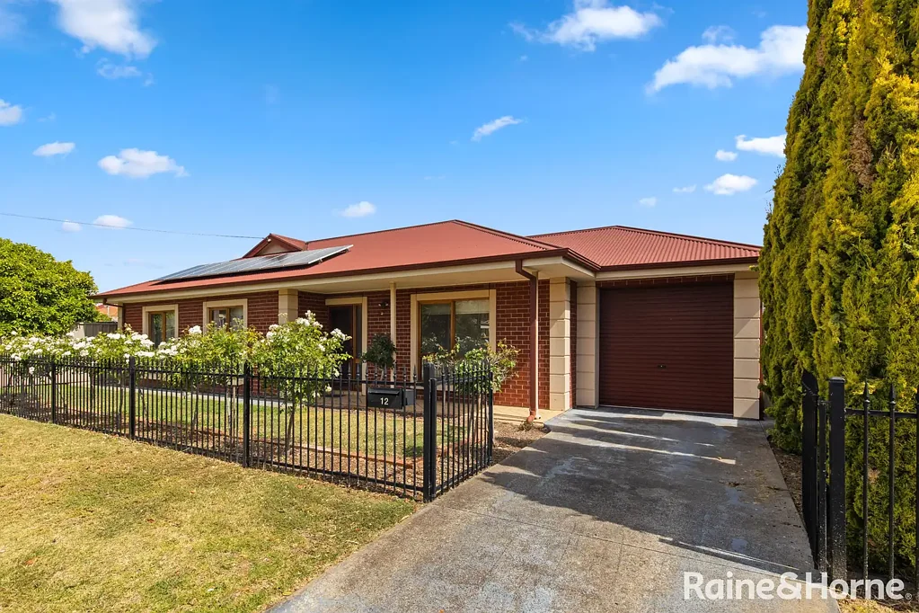 Easy Maintenance Home In A Quiet Cul De Sac Location