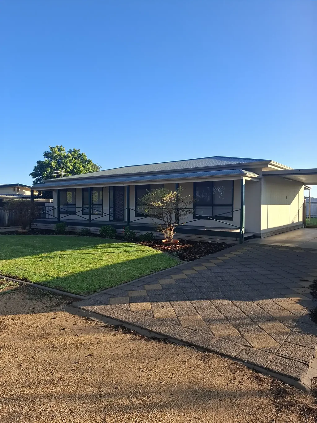 Freshly Refurbished - lovely and light three bedroom home near Loxton High