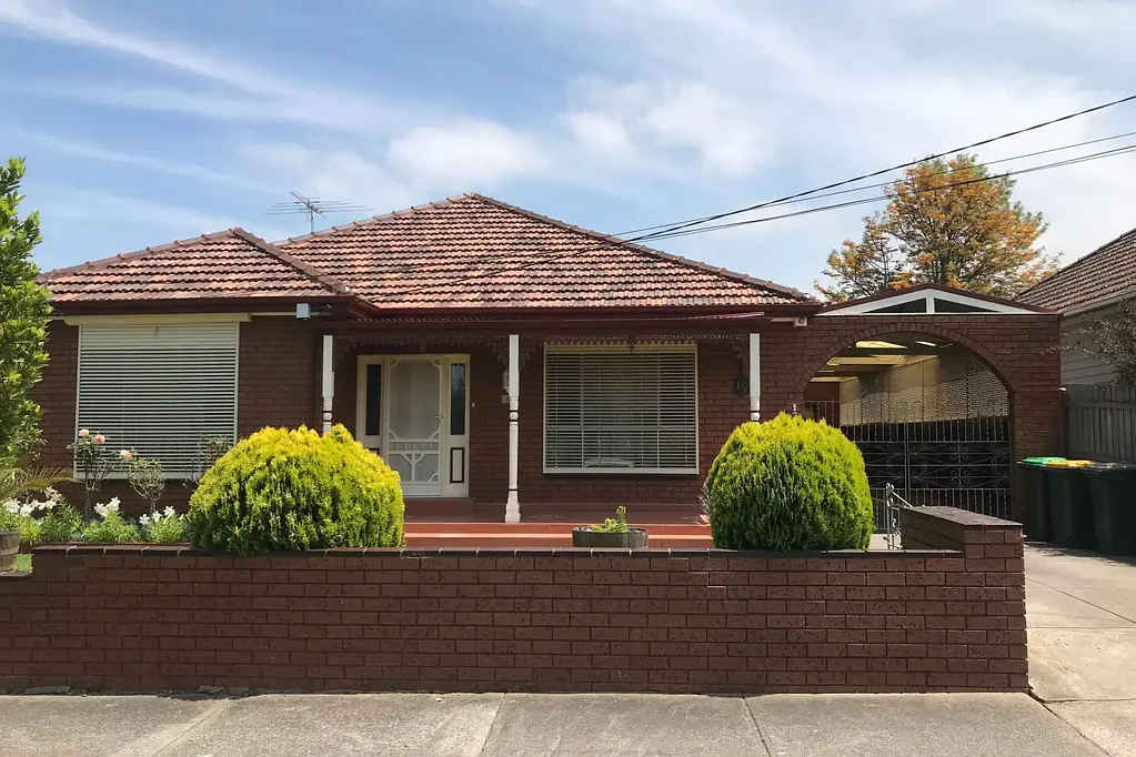 Pristinely Presented Family Home **WATER USAGE INCLUDED**