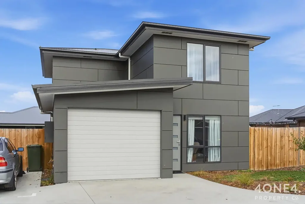 Brighton 3 Bedroom Contemporary Living in a High-Growth Brighton Location