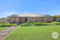 12 Blue Gum Road, Tamworth