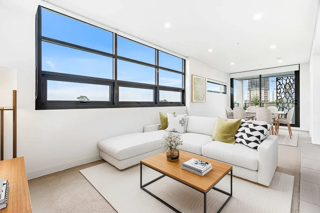 High Level Residence With Stunning City Skyline Views - Bloom