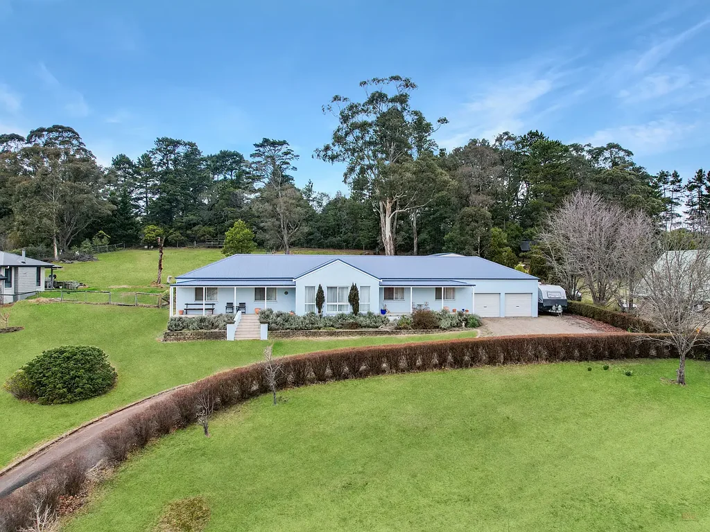 Bundanoon 4Kwarto Elevated with views = Motivated Vendor