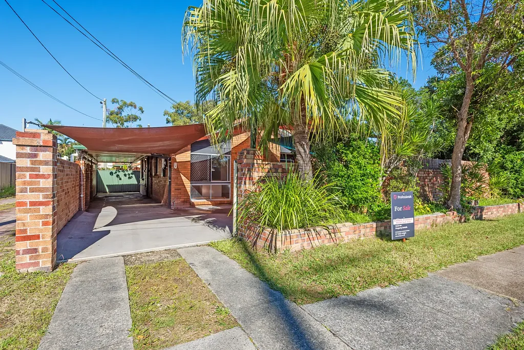 Southport 3침실 Entry level free standing Single -Level Home in Prime Southport Location