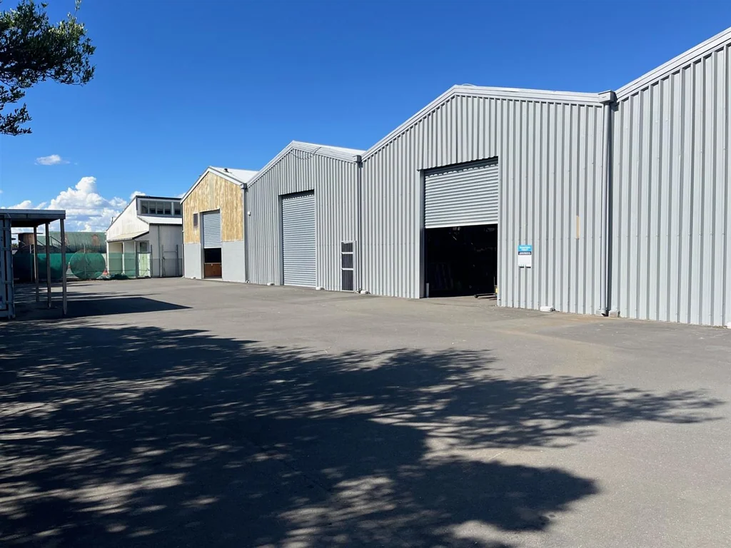 Avalon Great Warehouse, Great Yard, Great Value!