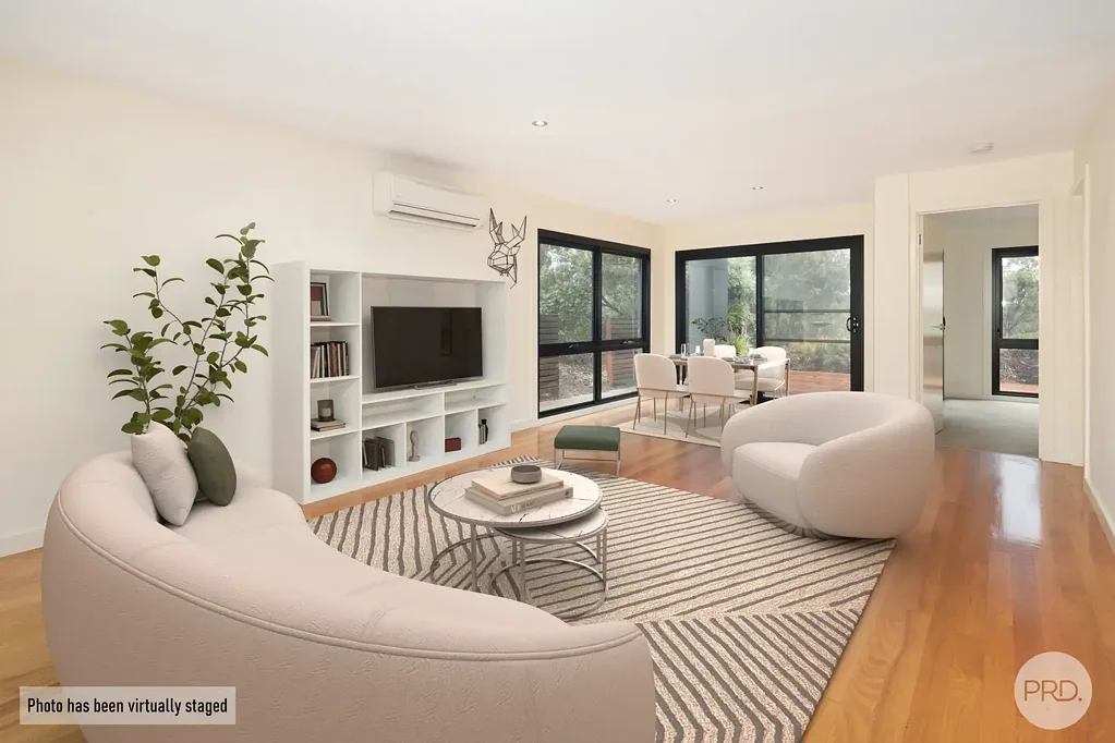 STYLISH GROUND FLOOR LIVING WITH GOLF COURSE VIEWS...