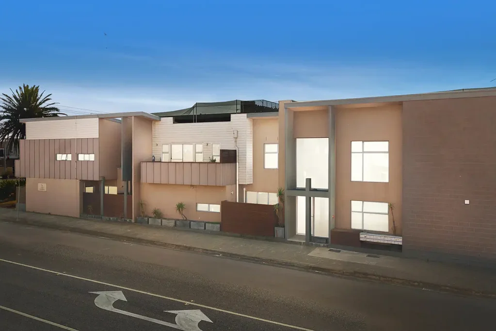 Chelsea 2Phòng ngủ Spacious Ground-Floor Bayside Living with a Private Courtyard