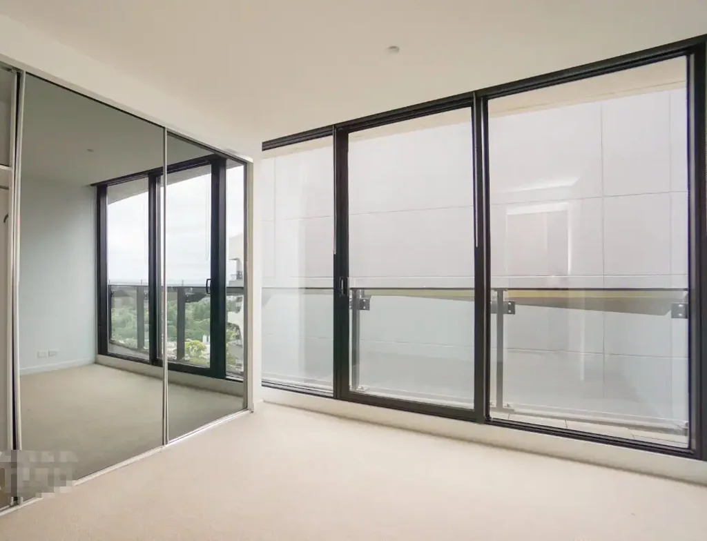 Stylish 1 Bedroom Apartment in South Melbourne